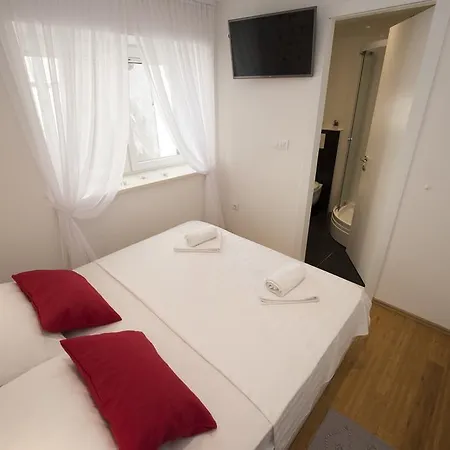 Annya Apartment Split