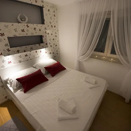 Annya Апартаменти Спліт